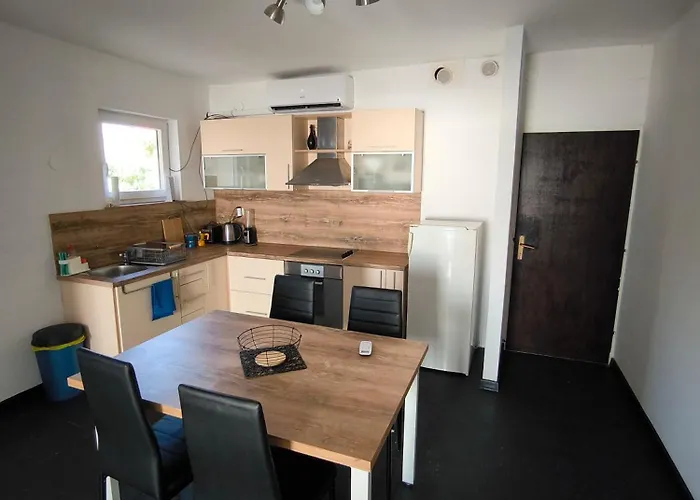 Lino Apartman Pirovac